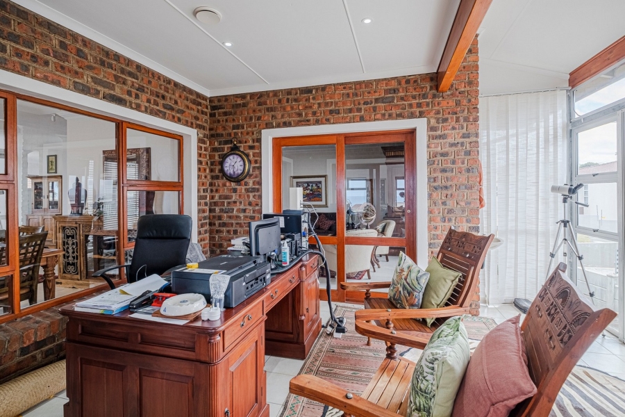 3 Bedroom Property for Sale in Wavecrest Eastern Cape